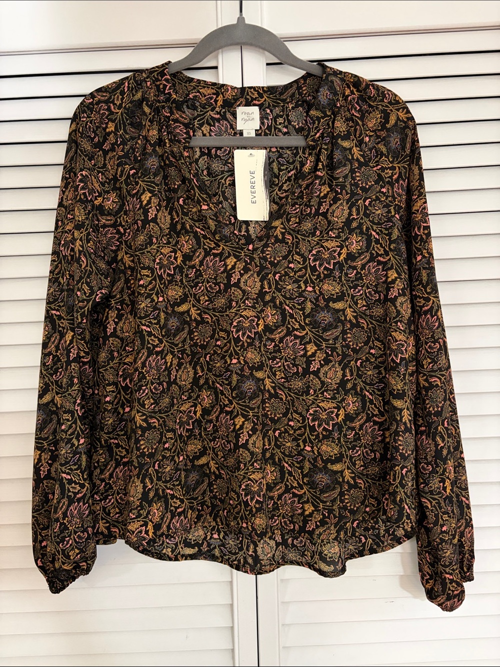 NWT roan + ryan Paige V Neck Paisley Blouse XS